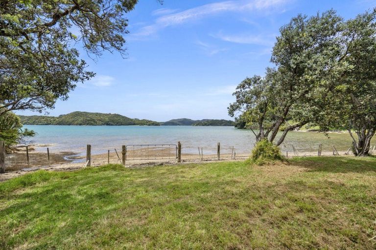 Photo of property in 130 Whangaruru Wharf Road, Whangaruru, Russell, 0184