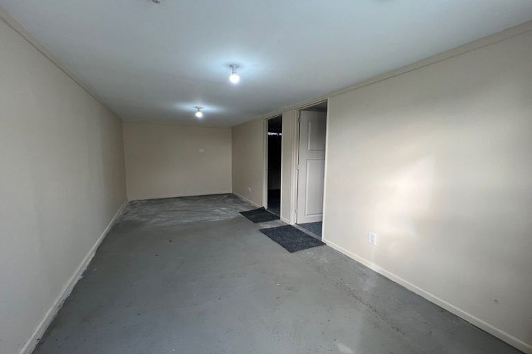 Photo of property in 476 Roscommon Road, Clendon Park, Auckland, 2103