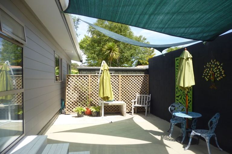 Photo of property in 103 Aquarius Drive, Kawaha Point, Rotorua, 3010