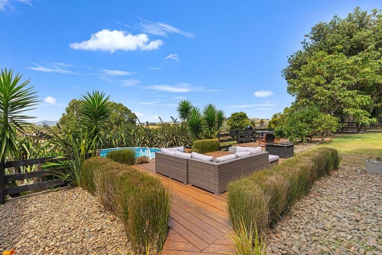 Photo of property in 37 Whiriwhiri Road, Waiuku, 2682