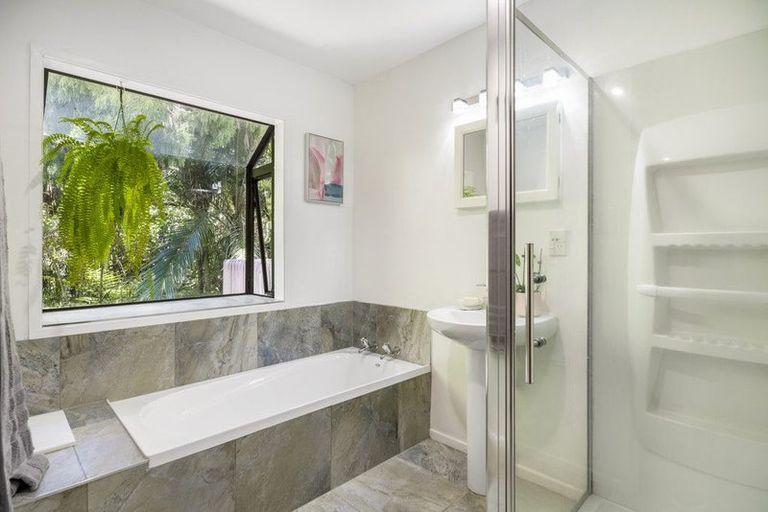 Photo of property in 2/128 Manuka Road, Bayview, Auckland, 0629