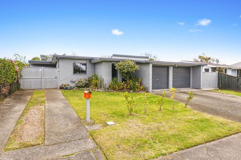 Photo of property in 3 Greenwood Place, Paraparaumu, 5032