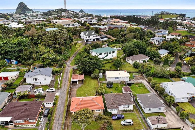 Photo of property in 215 Ngamotu Road, Spotswood, New Plymouth, 4310