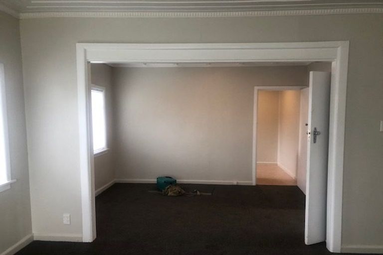 Photo of property in 3166 Great North Road, New Lynn, Auckland, 0600