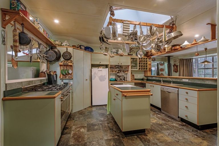 Photo of property in 6 Otira Place, Awapuni, Palmerston North, 4412