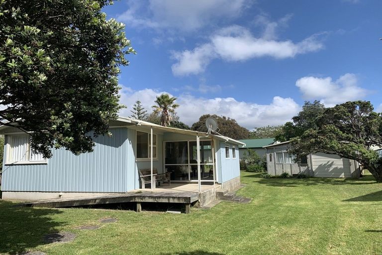 Photo of property in 19 Waetford Road, Matapouri, Whangarei, 0173