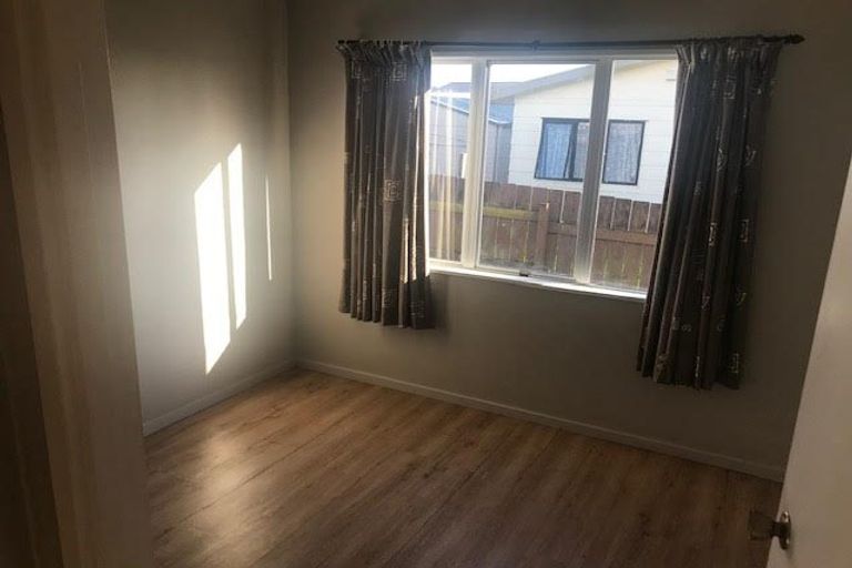 Photo of property in 2/7 Constance Place, Clover Park, Auckland, 2019