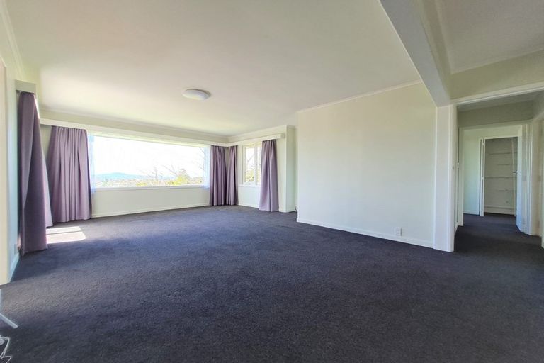 Photo of property in 1/177 Glenfield Road, Hillcrest, Auckland, 0627