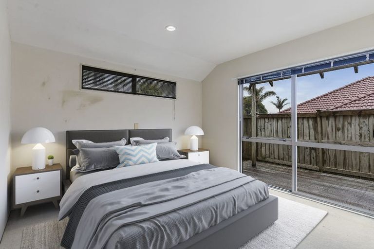 Photo of property in 1/40 Esther Place, Red Beach, 0932