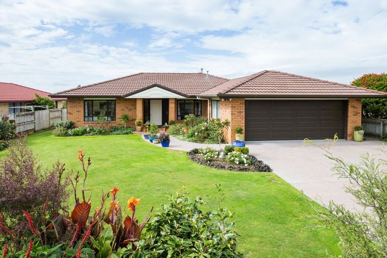 Photo of property in 143 Summerhill Drive, Fitzherbert, Palmerston North, 4410