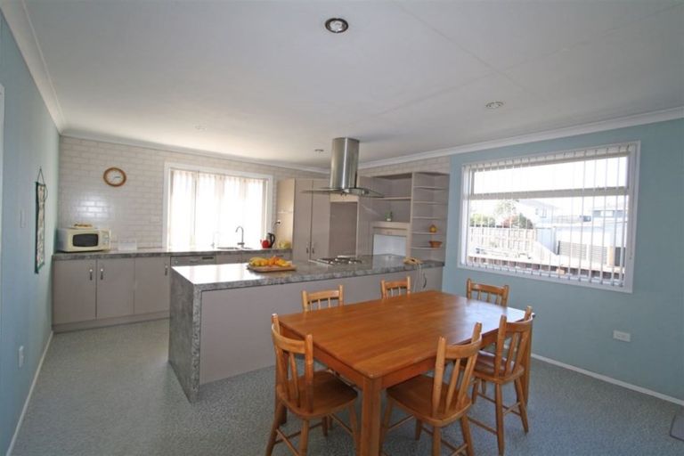 Photo of property in 32 Sole Avenue, Bell Block, New Plymouth, 4312
