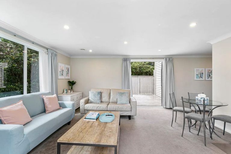 Photo of property in 5 Winsley Terrace, Churton Park, Wellington, 6037