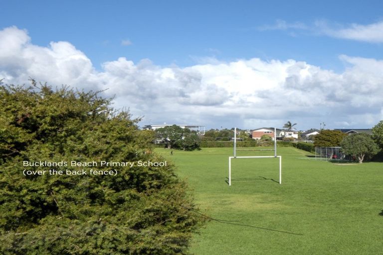 Photo of property in 2/12 Waller Avenue, Bucklands Beach, Auckland, 2012