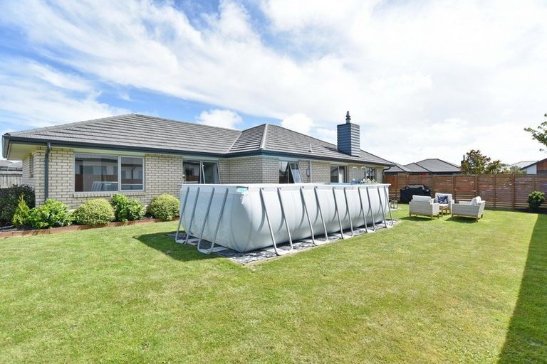 Photo of property in 3 Catchpole Place, Woodend, 7610