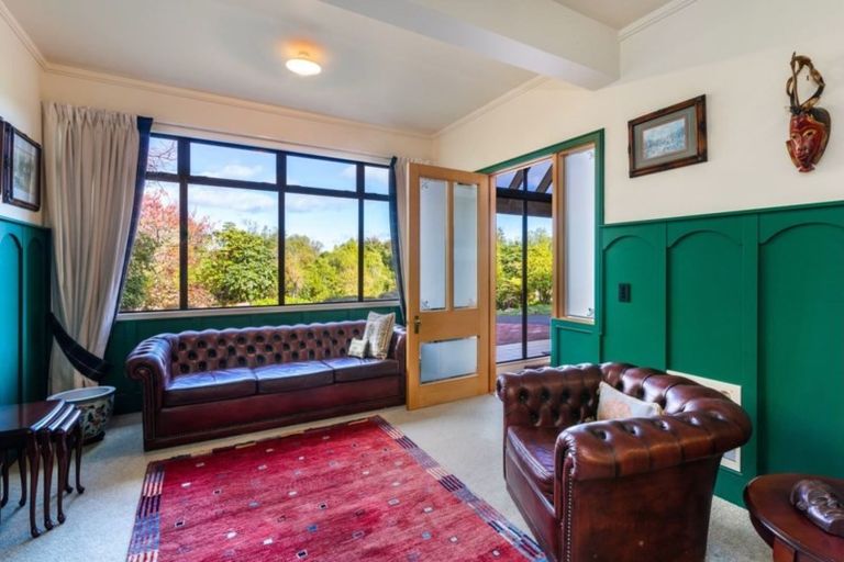 Photo of property in 18 Whakamoenga Point, Acacia Bay, Taupo, 3385