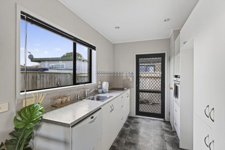 Photo of property in 5/13 Cracroft Street, Waitara, 4320