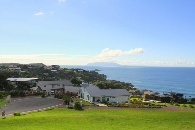 Photo of property in 80-82 Lax Crescent, Leigh, 0985