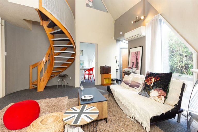 Photo of property in 2/280 Memorial Avenue, Burnside, Christchurch, 8053