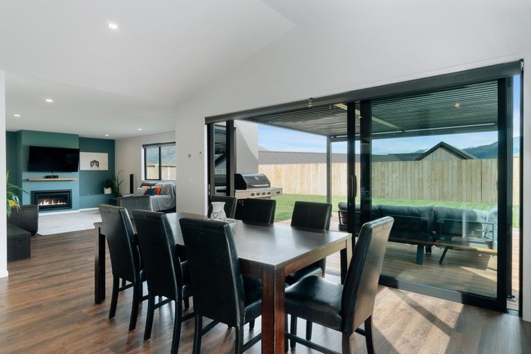 Photo of property in 20 Fallow Street, Jacks Point, 9371