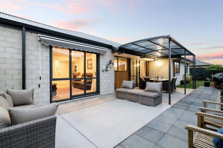 Photo of property in 21 Livingstone Drive, Papamoa Beach, Papamoa, 3118