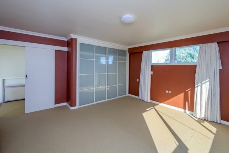 Photo of property in 18 Kawau Grove, Waikanae Beach, Waikanae, 5036