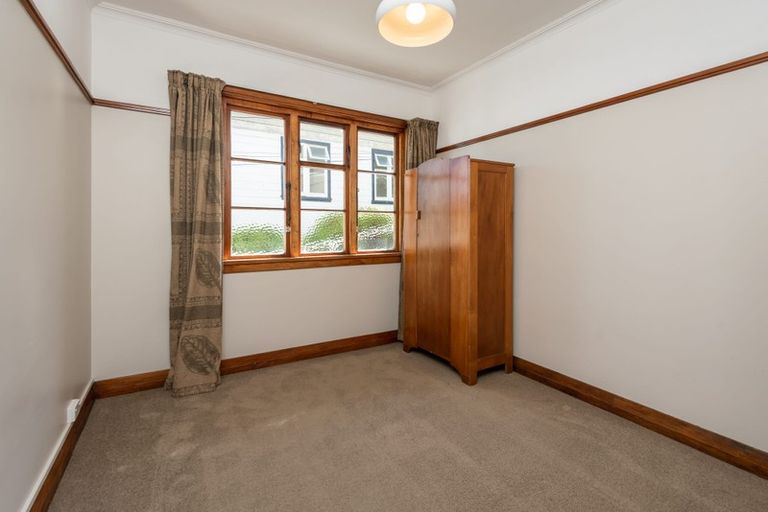 Photo of property in Ionian Flats, 123-125 Brougham Street, Mount Victoria, Wellington, 6011