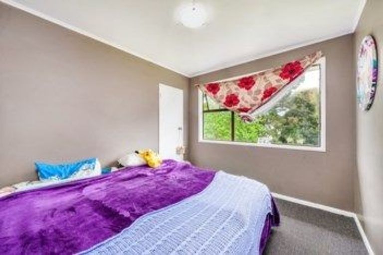 Photo of property in 12a Sabulite Road, Kelston, Auckland, 0602