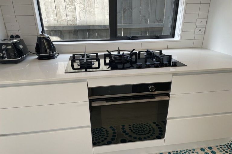 Photo of property in 8 Rauriki Lane, Rosehill, Papakura, 2113