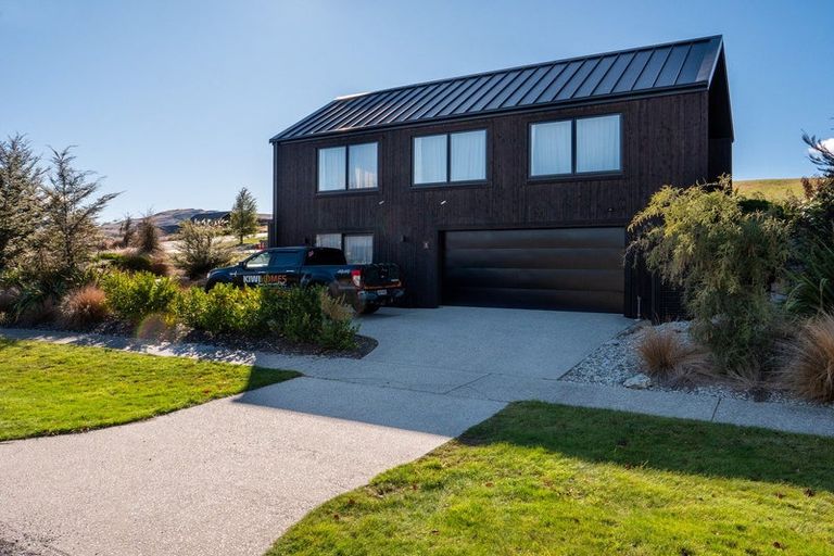 Photo of property in 35 Jacks Point Rise, Jacks Point, Queenstown, 9371