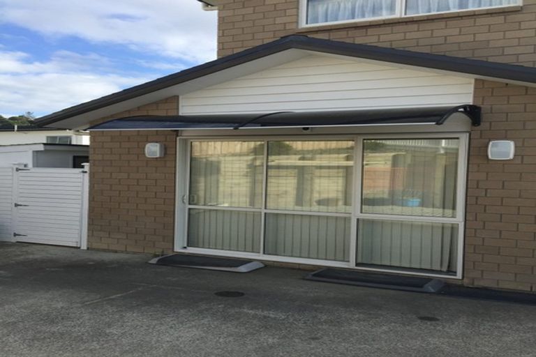 Photo of property in 24 Para Close, Fairview Heights, Auckland, 0632