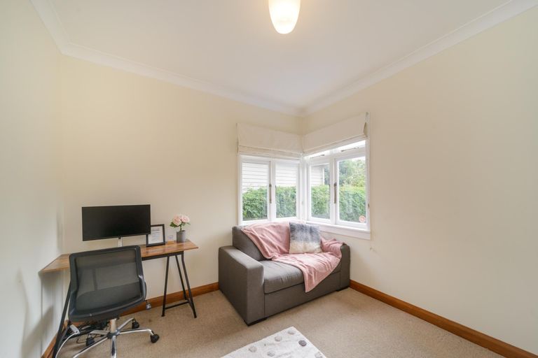 Photo of property in 24 Kauri Street, Roslyn, Palmerston North, 4414