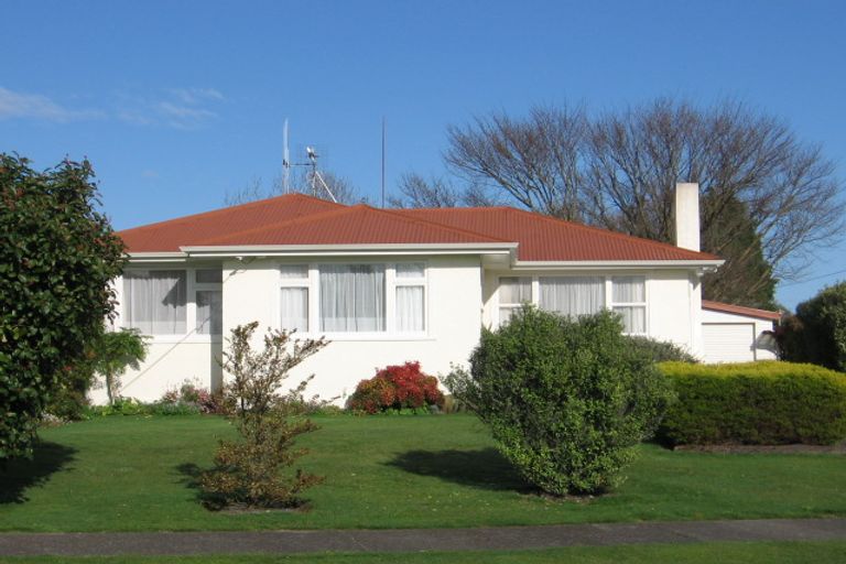 Photo of property in 16 Kent Crescent, Awapuni, Palmerston North, 4412