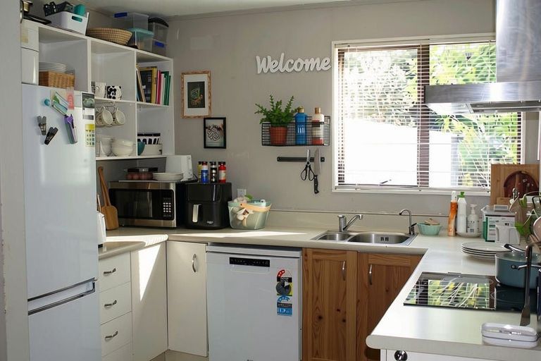 Photo of property in 2/51 Singers Road, Korokoro, Lower Hutt, 5012