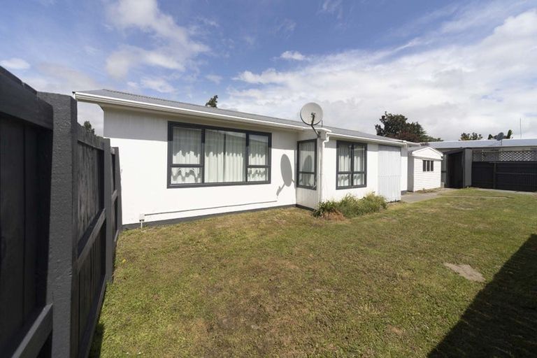 Photo of property in 26 Escort Grove, Awapuni, Palmerston North, 4412