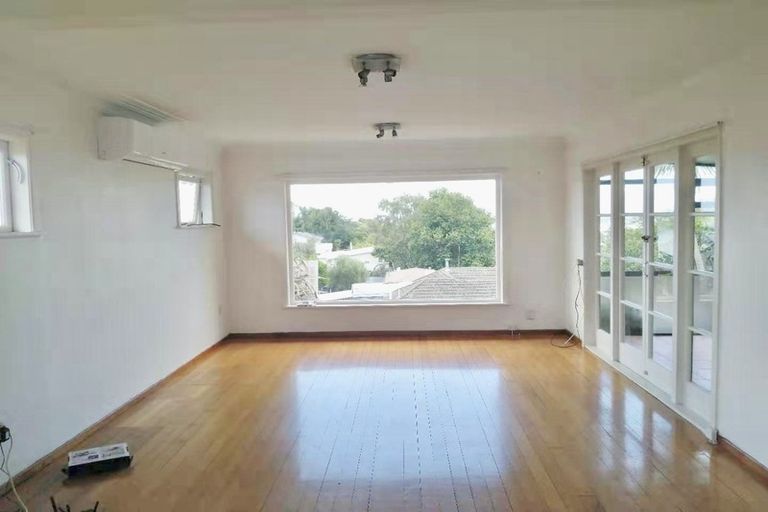 Photo of property in 12 Donovan Avenue, Massey, Auckland, 0614