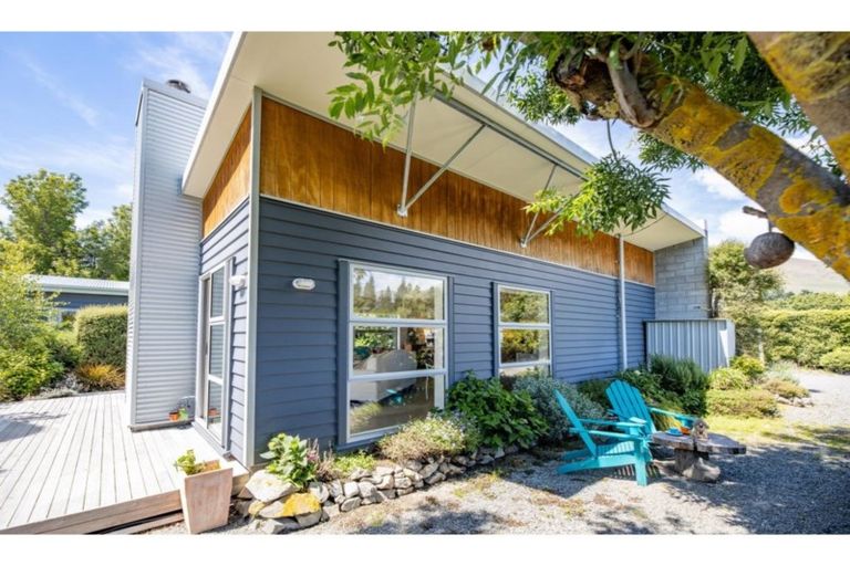 Photo of property in 6 Ryton Place, Lake Coleridge, 7572