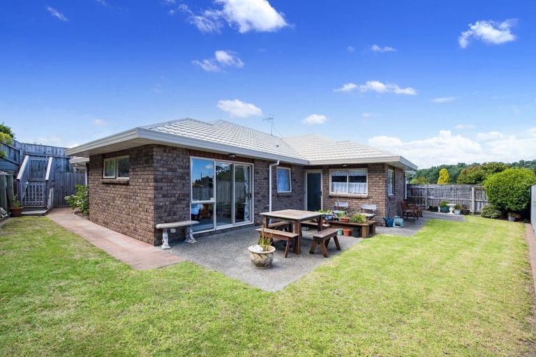 Photo of property in 10 Leanne Way, Waikanae Beach, Waikanae, 5036