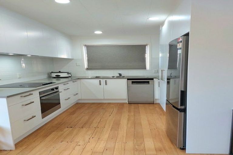 Photo of property in 21 Flaxdale Street, Birkdale, Auckland, 0626