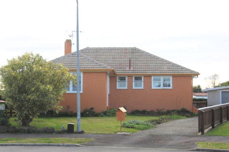 Photo of property in 8 Mcpherson Place, Fairfield, Hamilton, 3214