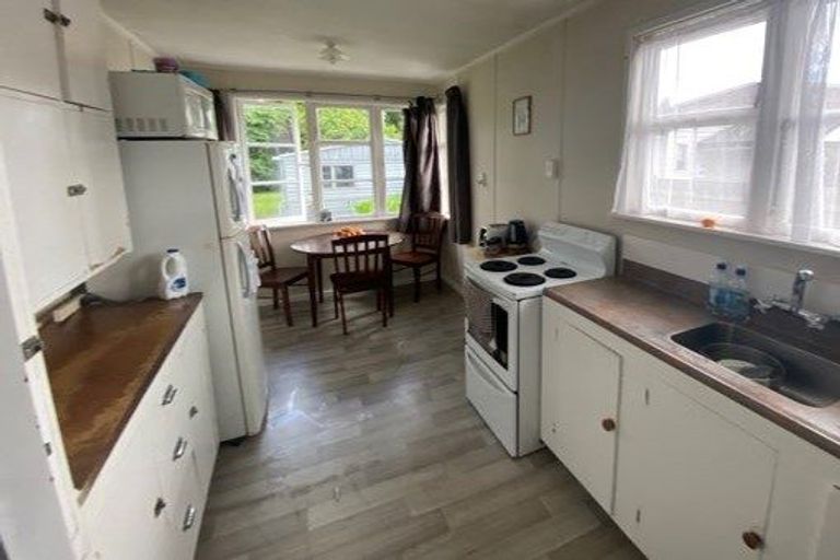 Photo of property in 79 Fairfield Road, Fairfield, Hamilton, 3214