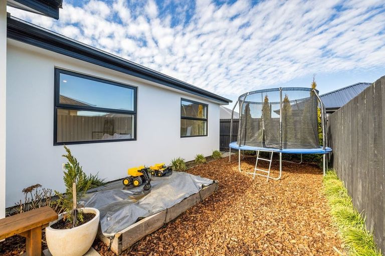 Photo of property in 32 Mckerrow Street, Marshland, Christchurch, 8083
