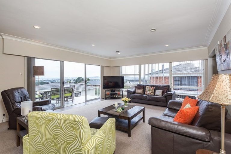 Photo of property in 2 Colwill Road, Massey, Auckland, 0614