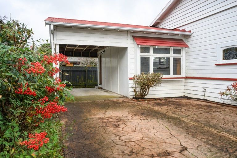 Photo of property in 70 Chelwood Street, Takaro, Palmerston North, 4412