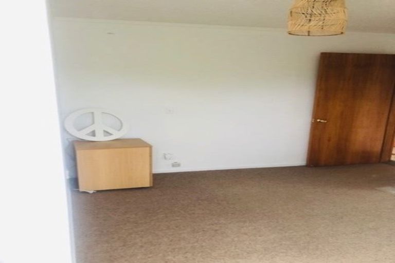 Photo of property in 5 Chilton Drive, Paraparaumu, 5032