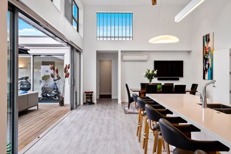 Photo of property in 5 Queenswood Gardens, Mairehau, Christchurch, 8052