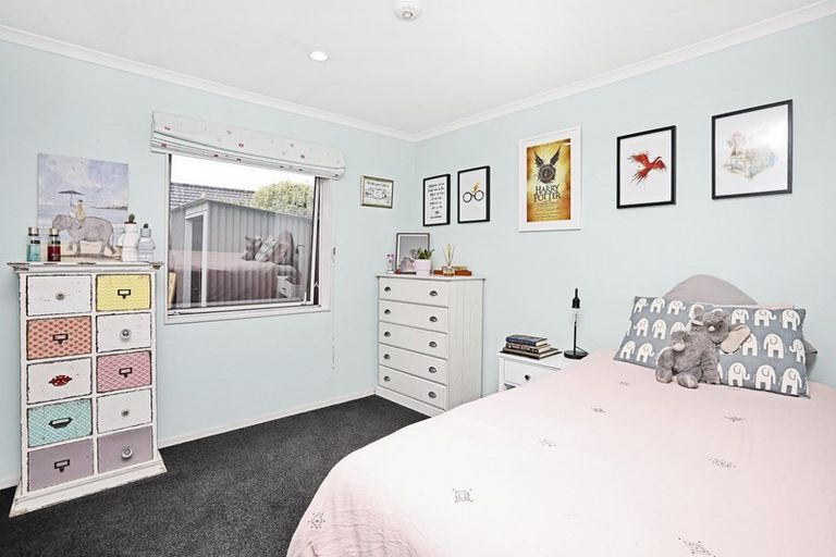 Photo of property in 16 Hoffman Court, Waikiwi, Invercargill, 9810