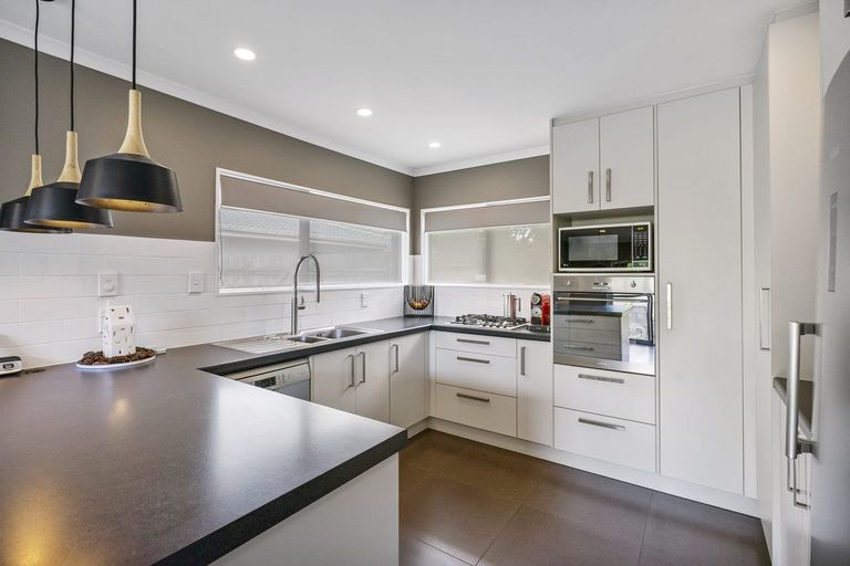 Photo of property in 3 Aztec Place, Conifer Grove, Takanini, 2112