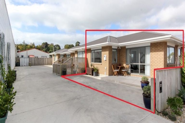 Photo of property in 1/6 Warre Street, Waitara, 4320