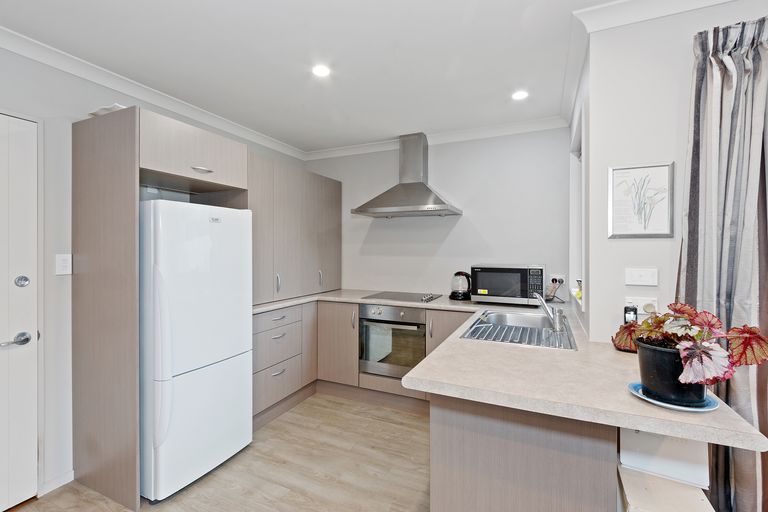 Photo of property in 33a Wilsons Road South, Saint Martins, Christchurch, 8022