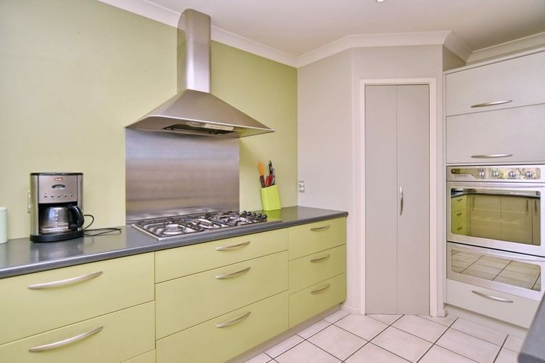 Photo of property in 8 Ross Place, Northwood, Christchurch, 8051
